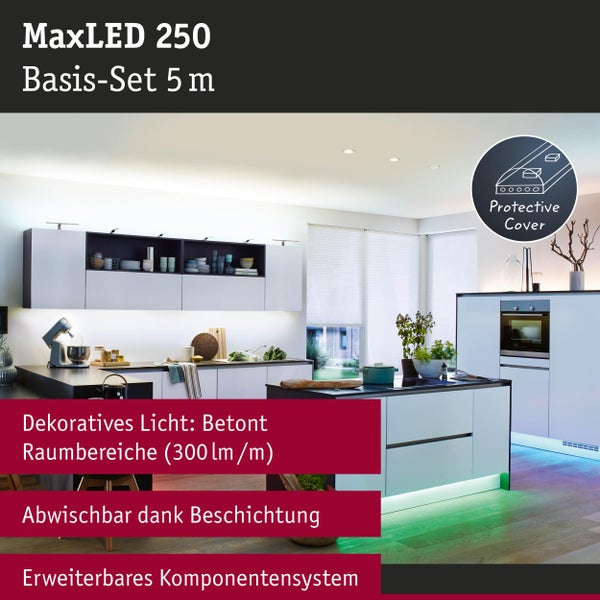 MaxLED 250 Basis-Set 5 m in einer modernen Küche mit LED-Beleuchtung unter den Schränken.