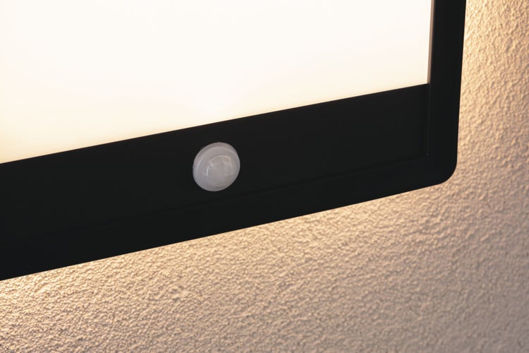 LED Außenpanel Lamina Backlight Dämmerungsgesteuerter Bewegungsmelder (IR) insektenfreundlich IP44 eckig 250x47mm Tunable Warm 14W 920lm 230V Schwarz Kunststoff