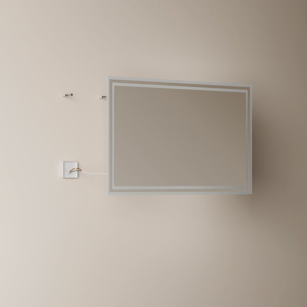 Rechteckiger Badspiegel mit LED-Beleuchtung und Elektroanschluss zur Wandmontage.