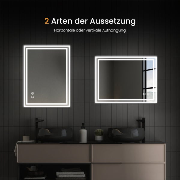 Badezimmer mit zwei Waschbecken und zwei beleuchteten Spiegeln zur horizontalen oder vertikalen Aufhängung