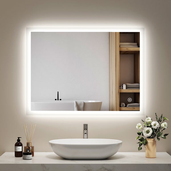 Badspiegel mit Dimmfunktion von 10 bis 100 Prozent und drei Lichtfarben von 3000 bis 6500 Kelvin.