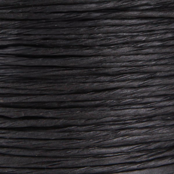 Nahaufnahme von schwarzem Bastelpapier auf einer Rolle