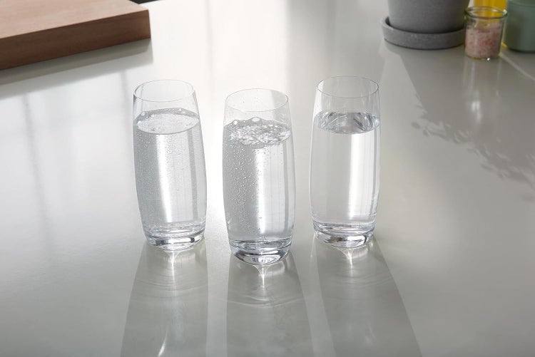 BRITA Küchenarmatur yource pro select (Edelstahl, rund) inkl. 1 x yource CO2-Zylinder und 1 x BRITA P 3000-S Filterkartusche – Küchenarmatur zum Filtern und Sprudeln von Wasser direkt aus der Leitung