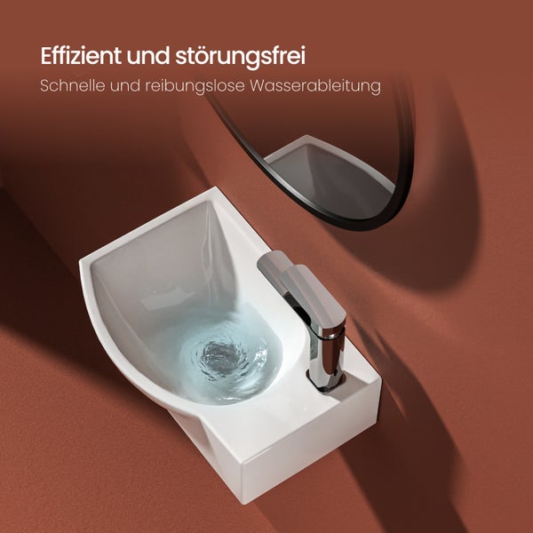 Aufsicht auf ein Waschbecken mit Armatur und fließendem Wasser