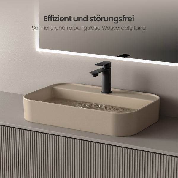 Rechteckiges Aufsatzwaschbecken mit Armatur auf Waschtischunterschrank