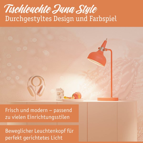 Tischleuchte Juna Style auf einem Tisch mit Kopfhörern, einem Glas mit Eis und einem Pfirsich