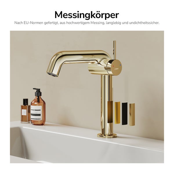 Goldene Emke Armatur auf einem Waschtisch mit Pflegeprodukten