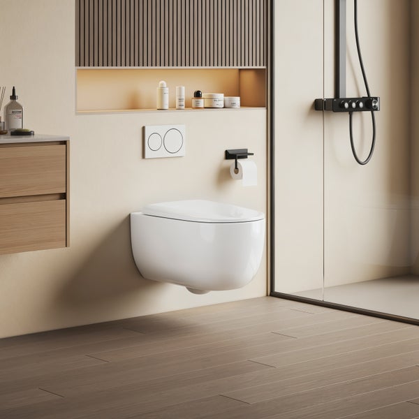 Modernes Badezimmer mit wandhängendem WC, Drückerplatte, hölzernem Waschtischunterschrank und bodengleicher Glasdusche in einem hellen Ambiente.