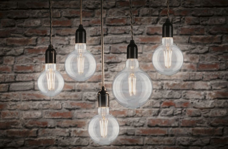 Filament 230V LED Globe G95 E27 806lm 7,5W 2700K dimmbar Klar