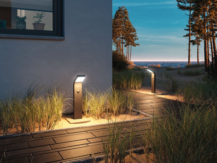LED Pollerleuchte Kulma Dämmerungsgesteuerter Bewegungsmelder (IR) seewasserresistent IP44 500mm 3000K 7,5W 500lm 230V Anthrazit Aluminium
