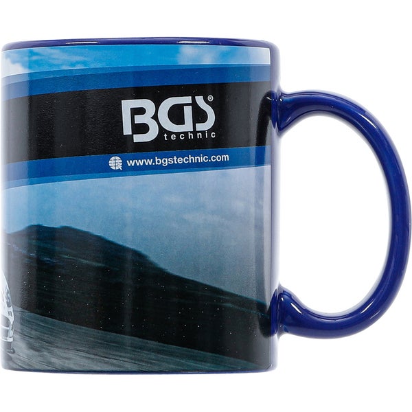 Keramiktasse mit BGS Technic Logo und Landschaftsmotiv