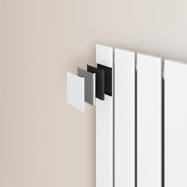 Heizkörper mit verschiedenen Design-Abdeckungen.