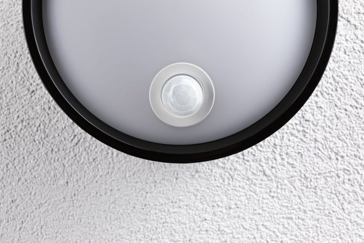 LED Außenwandleuchte Platomo Dämmerungsgesteuerter Bewegungsmelder (IR) seewasserresistent IP44 rund 180mm 3000K 14,5W 1200lm 230V Schwarz Kunststoff