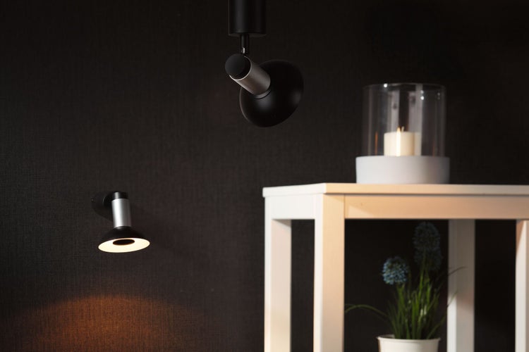 LED Reflektor 3-Step-Dim GU10 230V 360lm 4,9W 3000K dimmbar Schwarz, Weiß