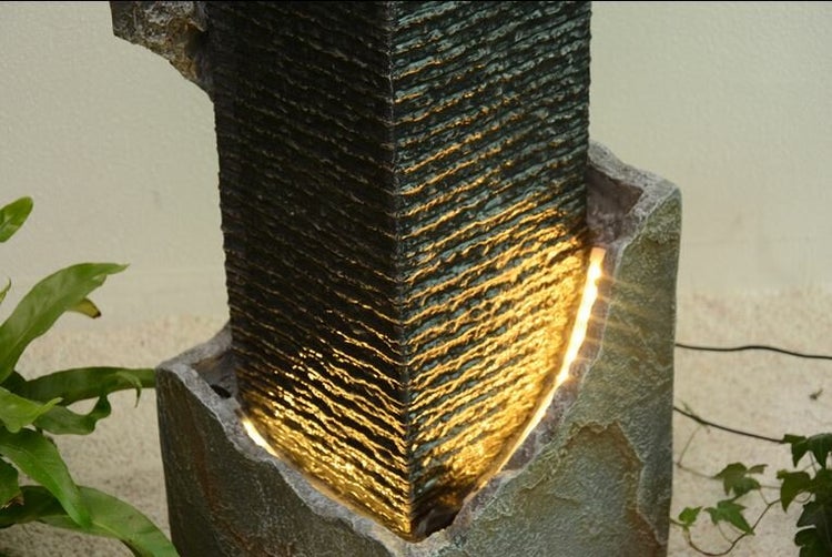 Dekorativer Zimmerbrunnen mit Beleuchtung für den Innenbereich