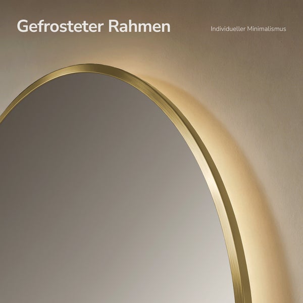 Spiegel mit gefrostetem Rahmen und integrierter Hintergrundbeleuchtung für ein minimalistisches Design.