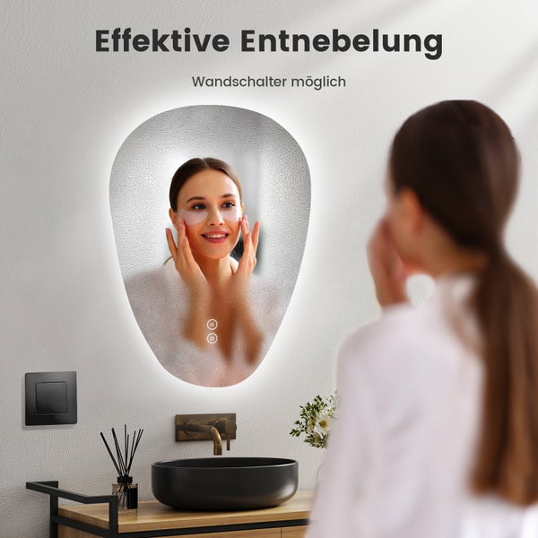 Tropfenförmiger Badezimmerspiegel mit LED Beleuchtung und integrierter Spiegelheizung zur Entnebelung über Wandschalter steuerbar