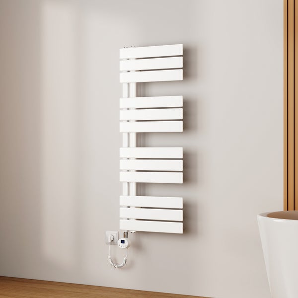 Elektrischer Handtuchwärmer mit horizontalen Heizstäben zur Wandmontage
