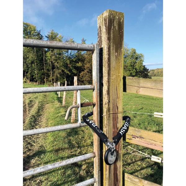 BASI - Kettenschloss Witterungsschutz - ZR 323 - Kombination bestehend aus ummantelte Stahlkette (10x1100mm) und Vorhangschloss RVS 610W 70mm - Verschiedenschließend - inkl. 2 Schlüssel