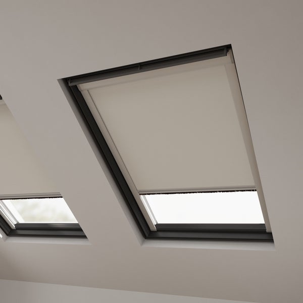 Dachfenster mit Rollo zur Verdunkelung