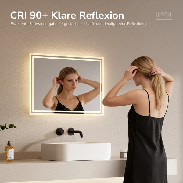 Moderner rechteckiger LED-Badezimmerspiegel mit Farbwiedergabeindex CRI 90 plus und Schutzart IP 44 gegen Spritzwasser, Frau vor dem Spiegel.