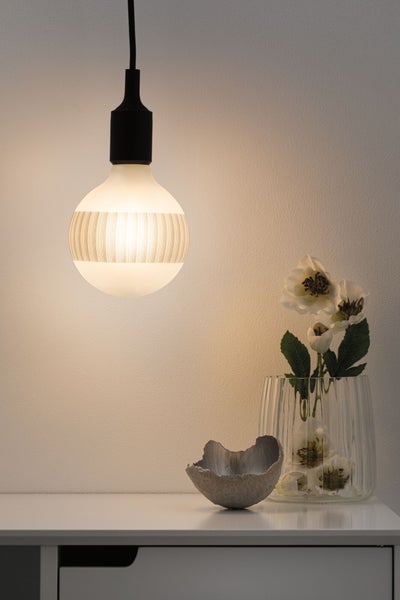 Modern Classic Edition Standard 230V LED Globe Ringspiegel E27 340lm 4,5W 2600K dimmbar Ringspiegel schwarz