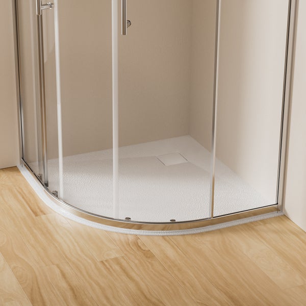 Eckdusche mit Duschwanne auf Holzboden