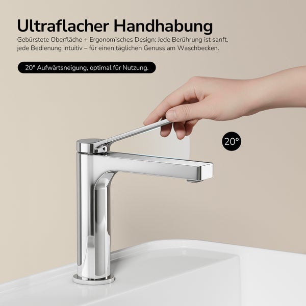 Einhandmischer Armatur aus Metall am Waschbecken mit 20 Grad Neigung