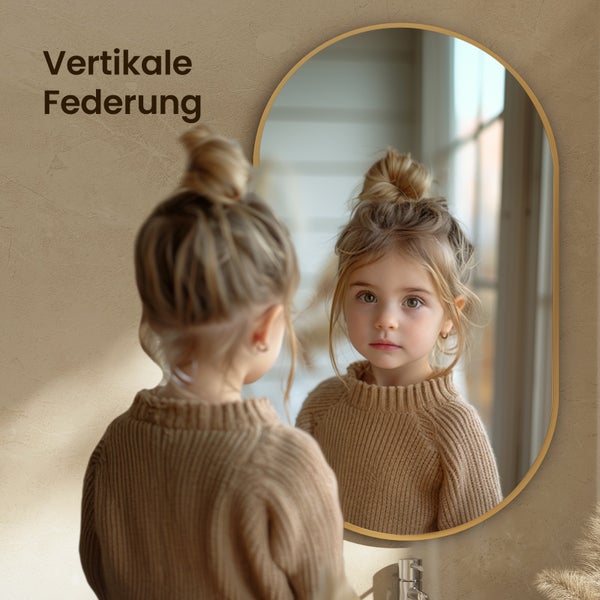 Ovaler Spiegel mit vertikaler Aufhängung und Mädchen davor