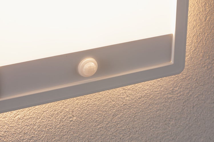 LED Außenpanel Lamina Backlight Dämmerungsgesteuerter Bewegungsmelder (IR) insektenfreundlich IP44 eckig 250x47mm Tunable Warm 14W 920lm 230V Weiß Kunststoff