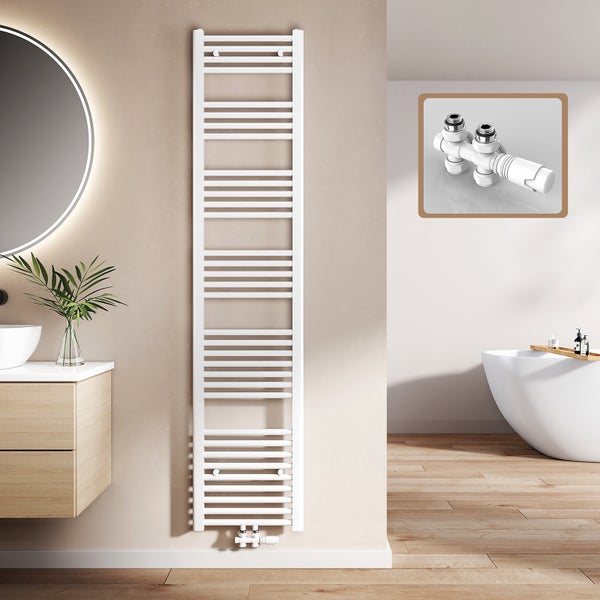 Badezimmer mit Handtuchwärmer und Ventilgarnitur