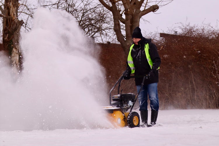Kehrmaschine Benzin TEXAS Handy Sweep 690TG 3in1 mit Schneeschild – 212ccm Power für jede Jahreszeit