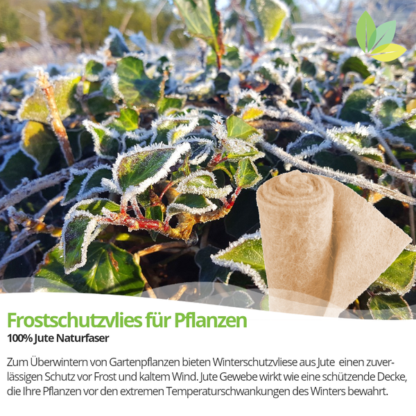 Eine Rolle Winterschutzvlies aus Jute als Frostschutz für Gartenpflanzen bei winterlichem Wetter.