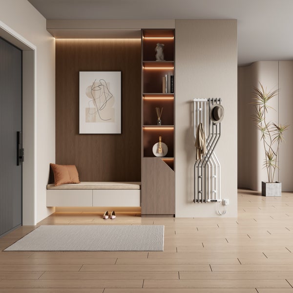 Moderne Flurgestaltung mit Wandpaneelen, Sitzbank, beleuchtetem Regal und Designheizkörper in einem hellen, einladenden Eingangsbereich.