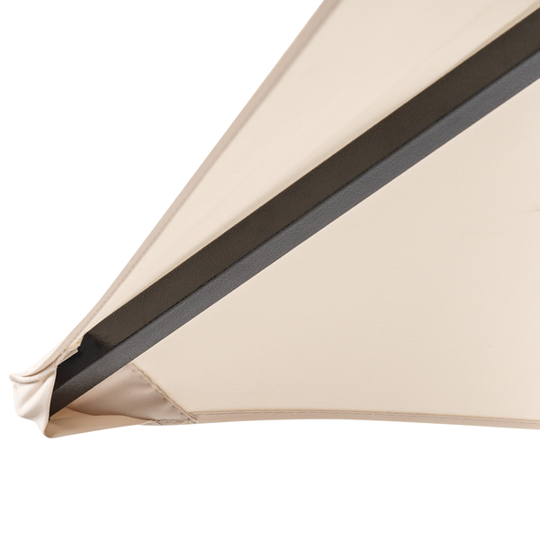 Grillpavillon mit Doppeldach und Metallrahmen über einem Grill auf einer hellen und organisierten Holzterrasse.