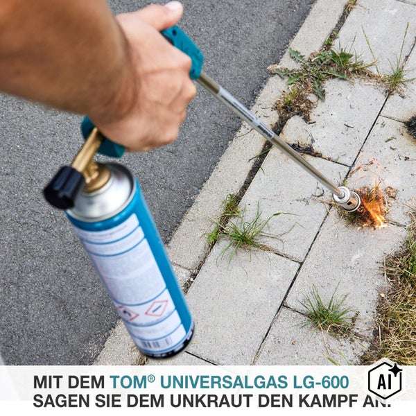 Handgeführter Unkrautbrenner mit Gaskartusche zur thermischen Unkrautbekämpfung auf Pflasterflächen.