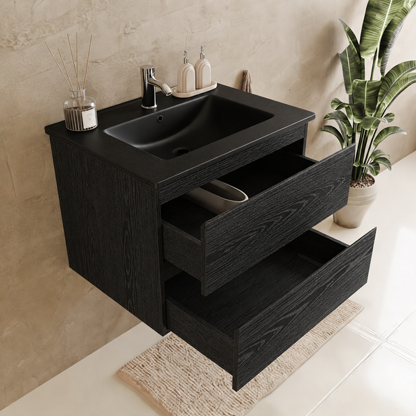 Moderner Waschplatz mit Waschtischunterschrank in Holzoptik und integriertem Waschbecken in einem Badezimmer.