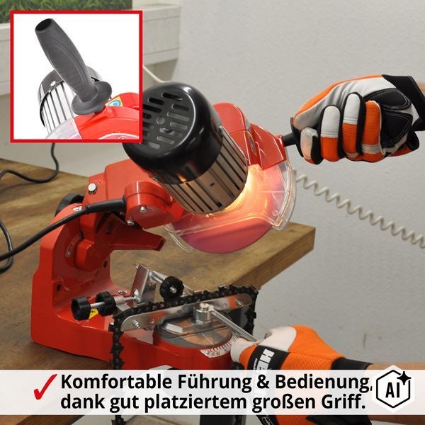 Kettenschärfgerät auf einer Werkbank mit ergonomischem Handgriff für eine präzise Führung bei der Wartung von Sägeketten.