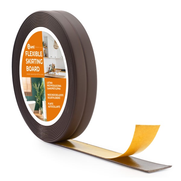 Rolle mit selbstklebender Weichsockelleiste aus Kunststoff für den Innenbereich