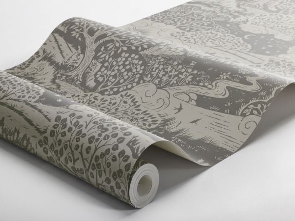 Szene mit Sonnensegel, Gartentisch mit Stühlen und Sitzsack im Garten