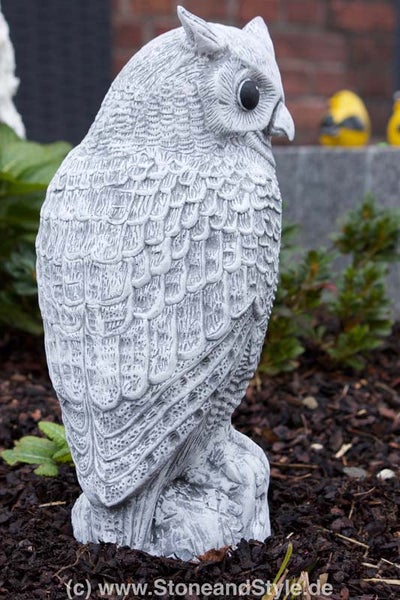 Detaillierte Eulen Gartenfigur aus Stein für den Außenbereich