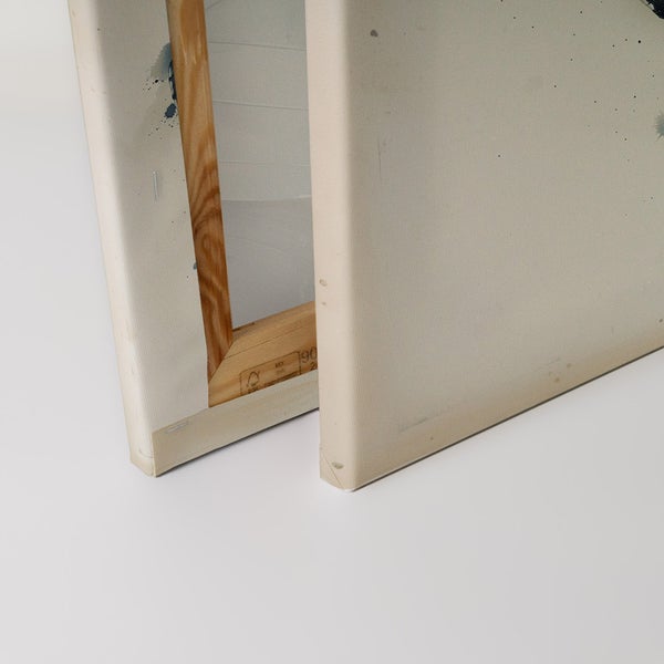 Leere Leinwand auf Holzrahmen