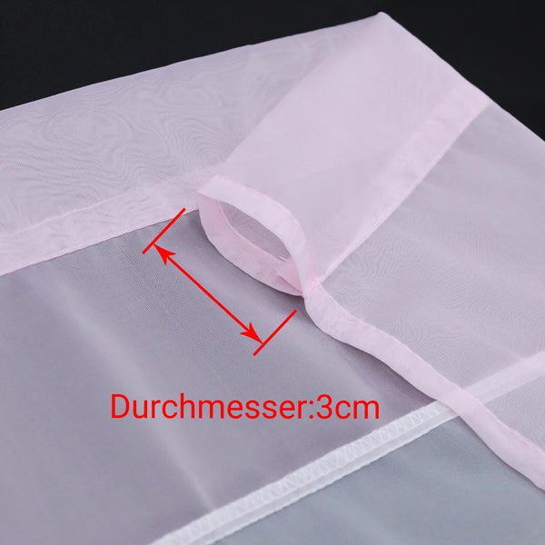 Detailansicht eines transparenten Stoffes mit 3 cm Durchmesser