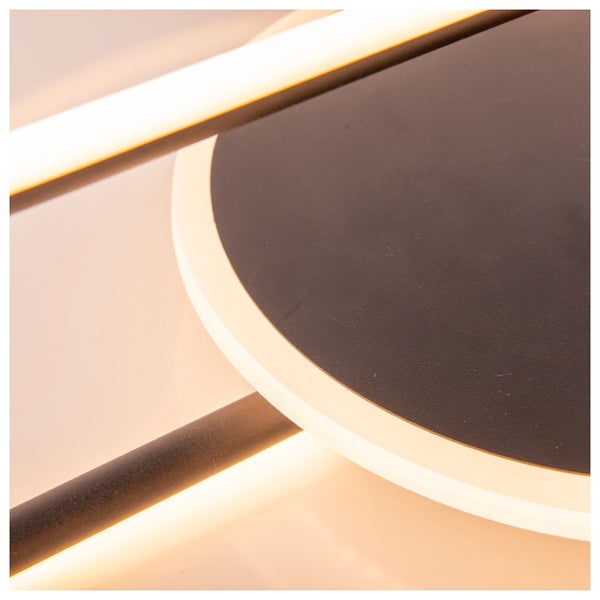 Detailansicht einer LED-Deckenleuchte mit geometrischem Design