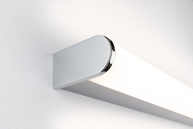Chromfarbene LED-Wandleuchte im Detail