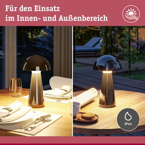 Modernes Esszimmer mit Holztisch, Sitzbank, drei dekorativen LED-Filament-Pendelleuchten und großen Fenstern. Warme, gemütliche Atmosphäre.