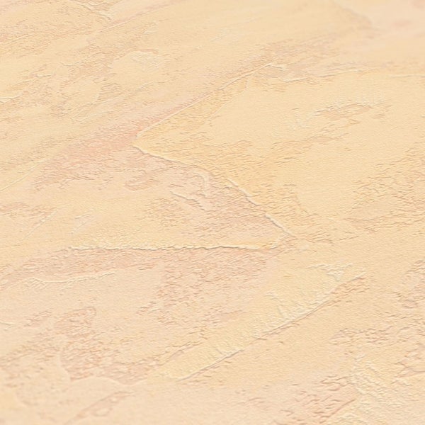 Ein Schlafzimmer mit einer Tapete mit Schwänen und Seerosen, einem Bett mit Kissen und einer Wandlampe.