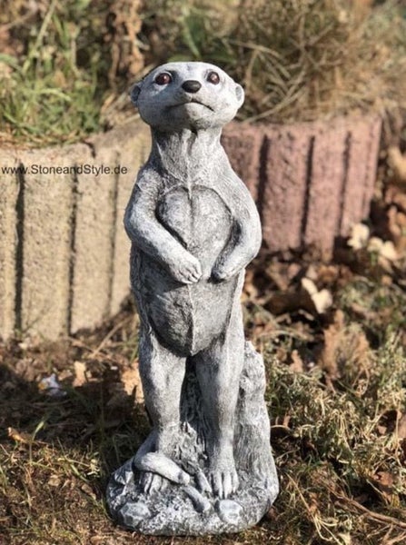 Steinfigur Erdmännchen für den Garten als stehende Tierfigur aus witterungsbeständigem Material