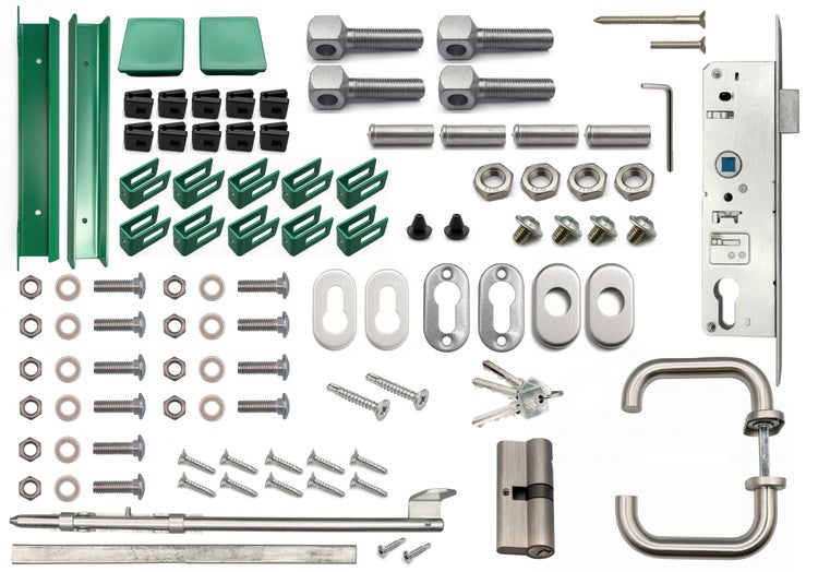 Verschiedene Bauteile für Tor und Zaun