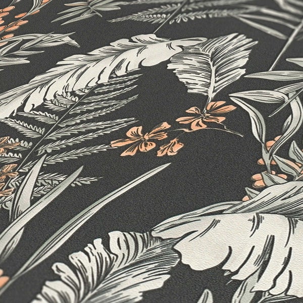 Nahaufnahme einer gemusterten Tapete mit floralen Motiven